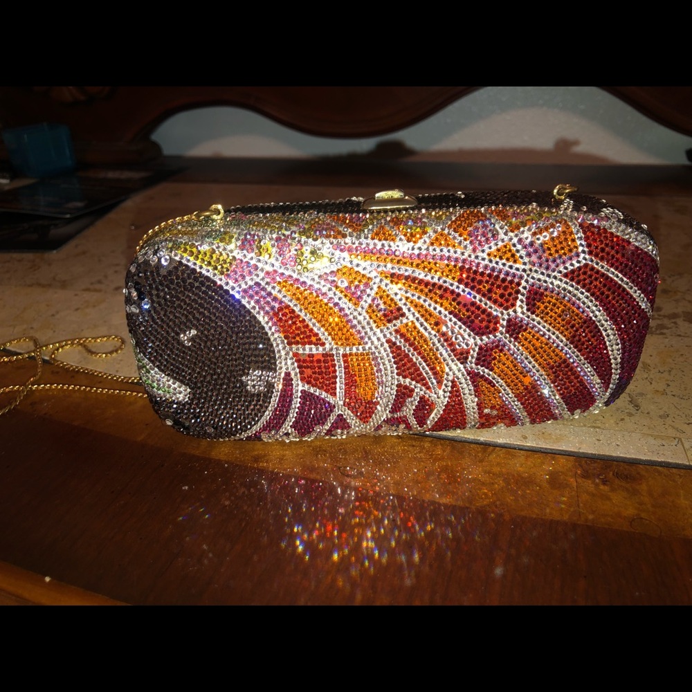 COPY - Judith Leiber Crystal Covered Cluth/Bag💎